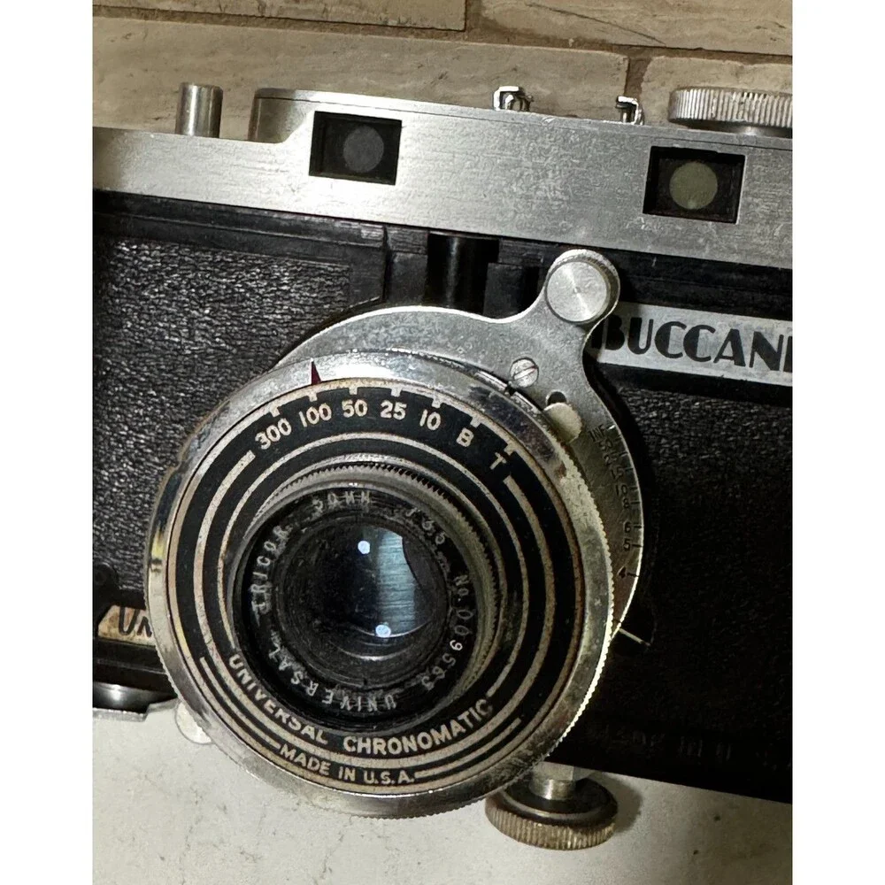 Universal Camera Company Buccaneer 35mm Film camera Untested